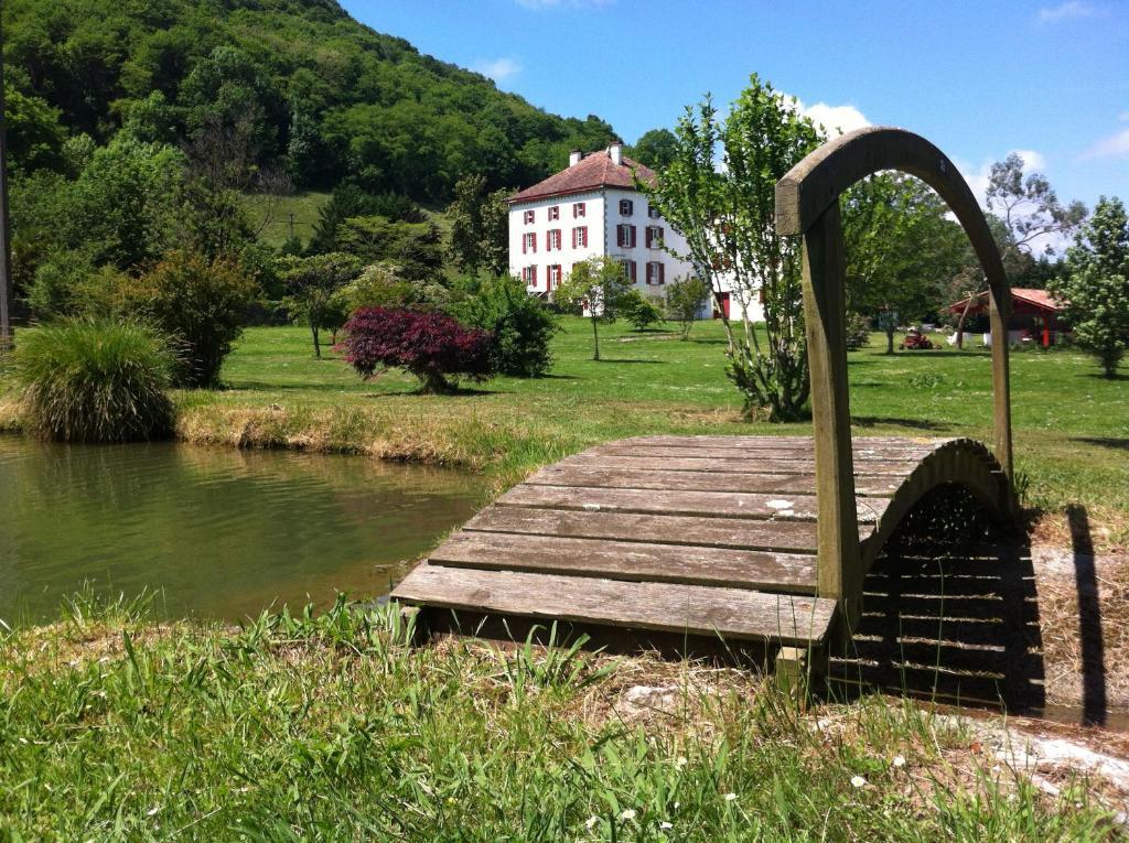Domaine De Silencenia Bed & Breakfast Louhossoa Exterior photo